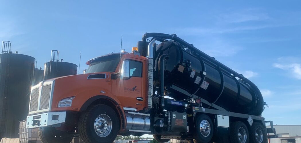 vacuum-truck-recycle-west-canada